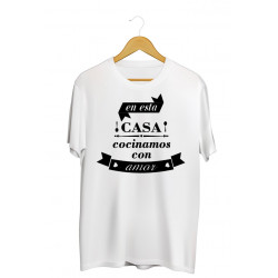 Printernet Playera De Manga Corta con Diseño de Amor y amistad En esta casa Cocinamos con Amor
