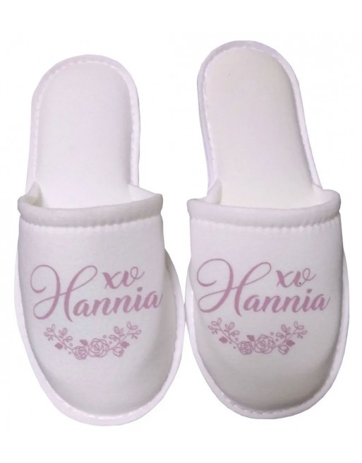 Pantuflas: satin, o toalla a una sola tinta en serigrafia.